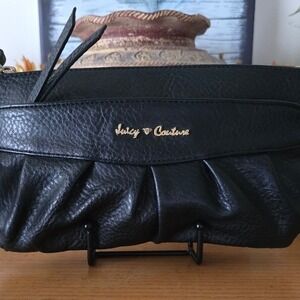 Juicy Couture Black Pebbled Faux Leather Pleated Wristlet‎ Clutch Bag Gold Logo